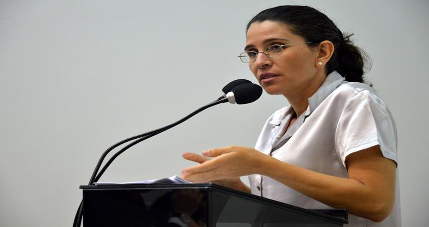 Rose Ielo apresenta pedido por projeto de arborização no entorno do Fórum de Botucatu
