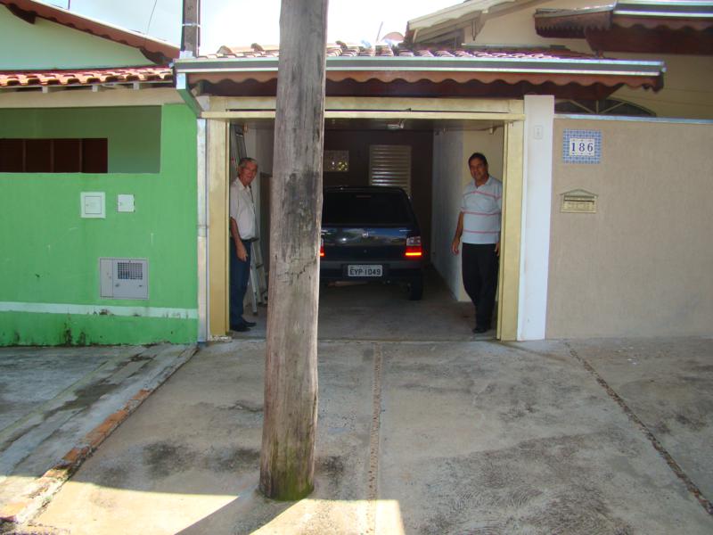 Presidente Carreira pede remoção de poste de iluminação no Jardim Continental