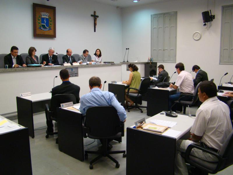 Izaias Colino e Valmir Reis pedem legislação que estabeleça regras para educação ambiental
